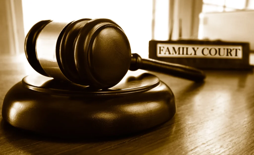 Family Court book and gavel symbolizing child support rulings in Texas.