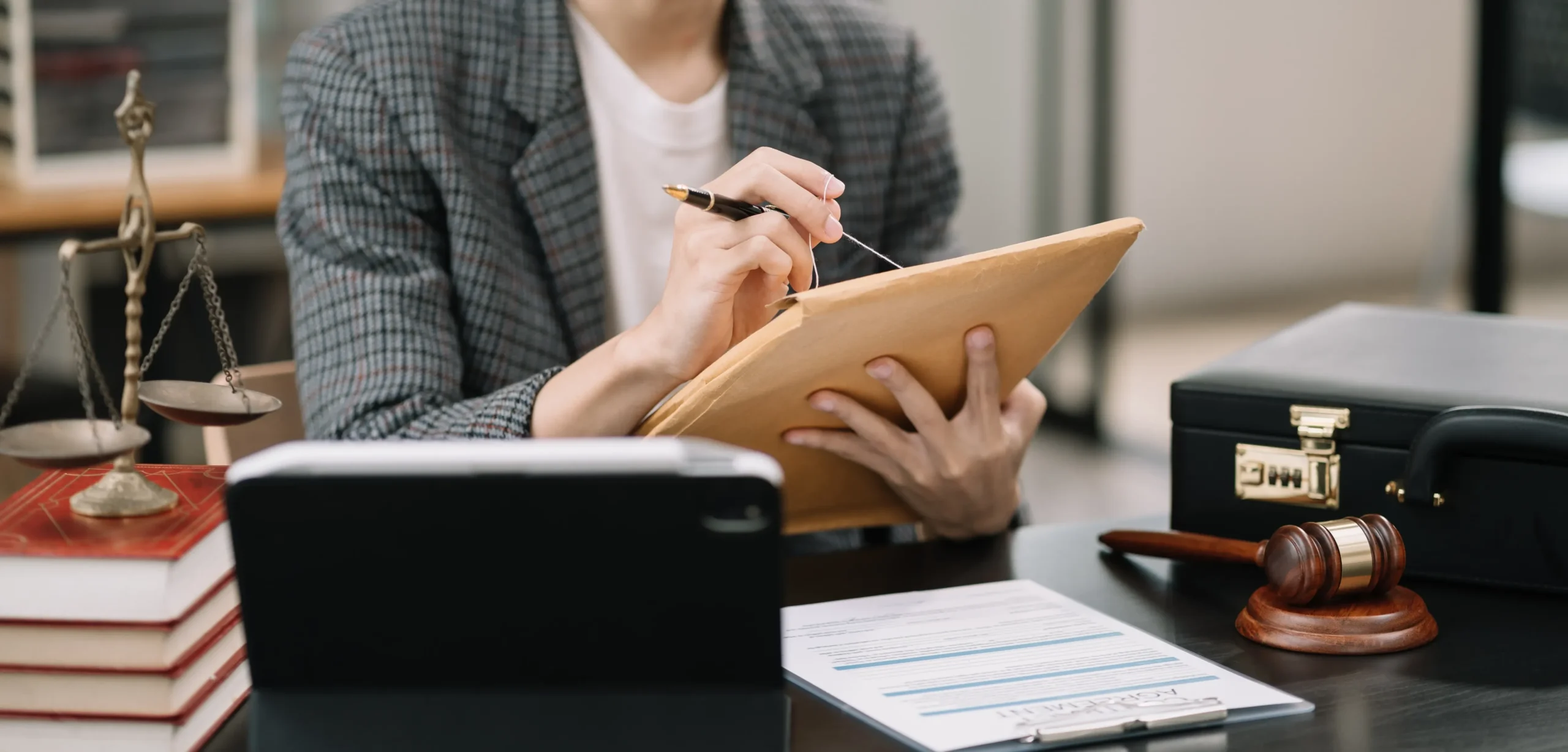 What’s the Difference Between a Lawyer and an Attorney?